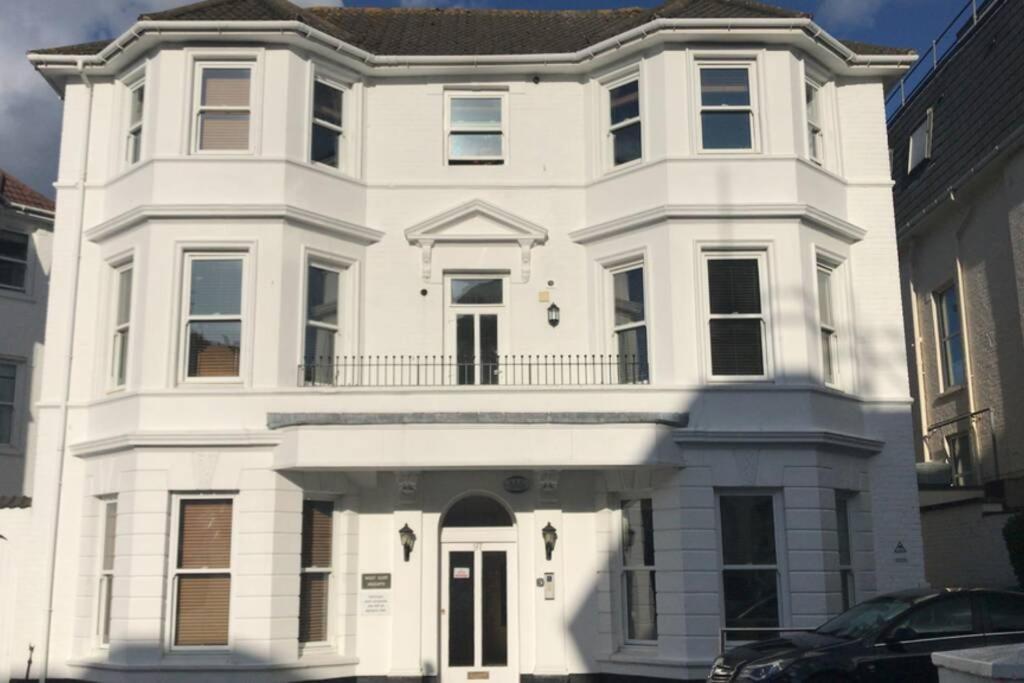 Luxury 2 Beds Apartment By The Sea Bournemouth Exterior photo