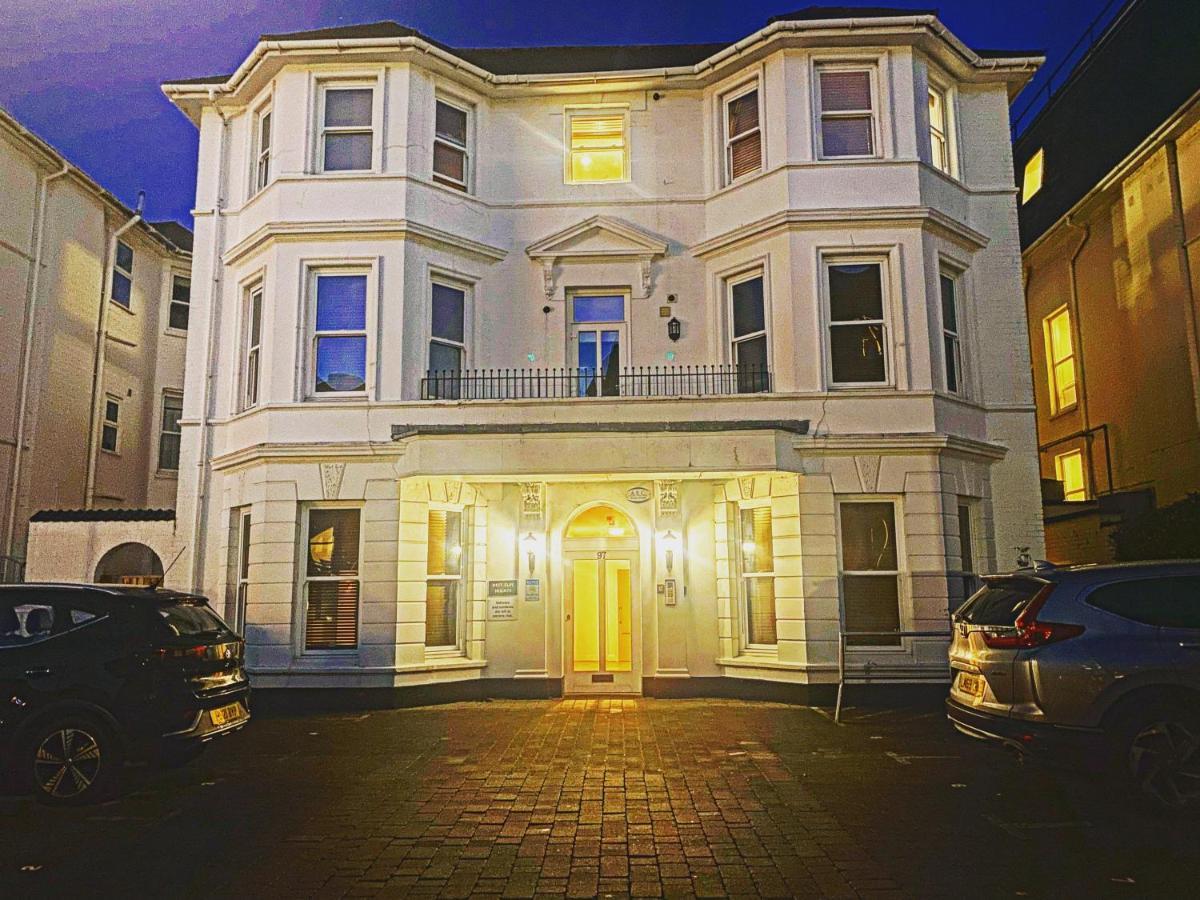 Luxury 2 Beds Apartment By The Sea Bournemouth Exterior photo